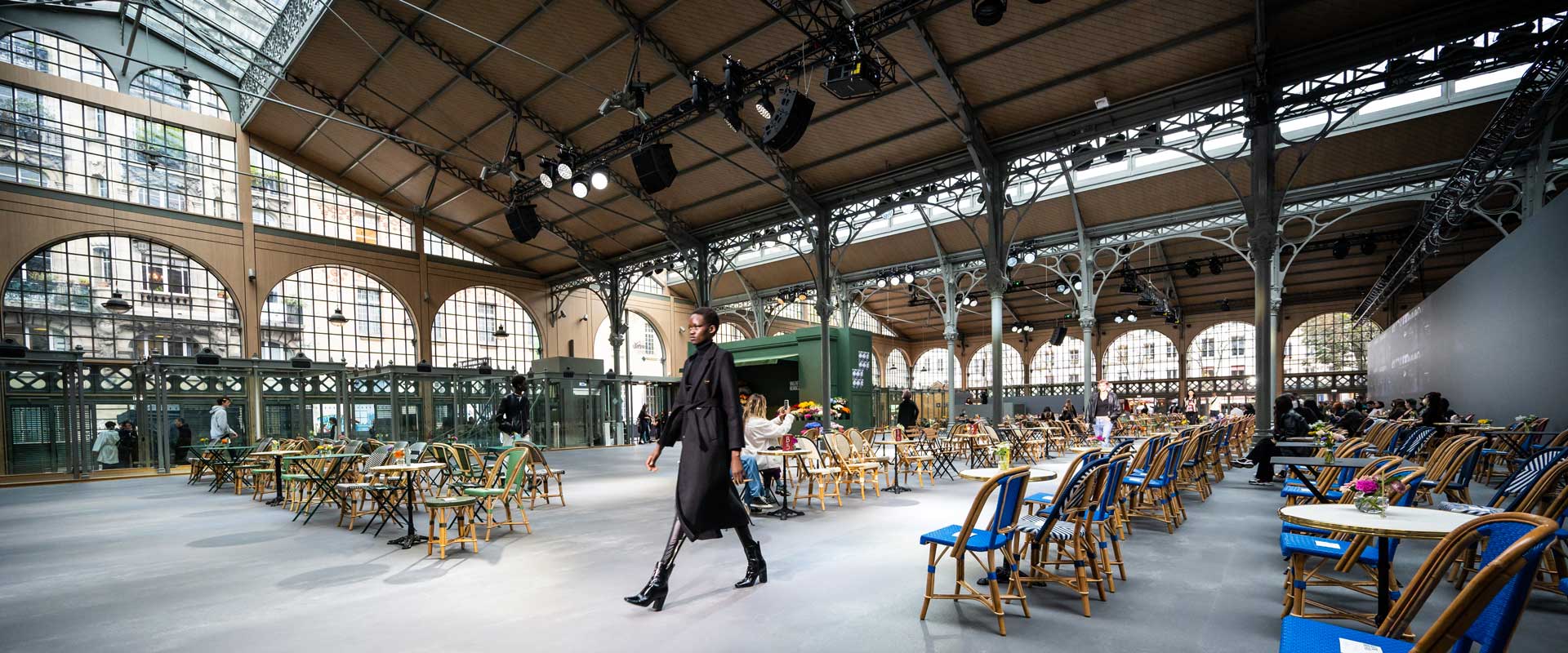 Alternative text - Paris Fashion Week | Valentino | Septembre 2021