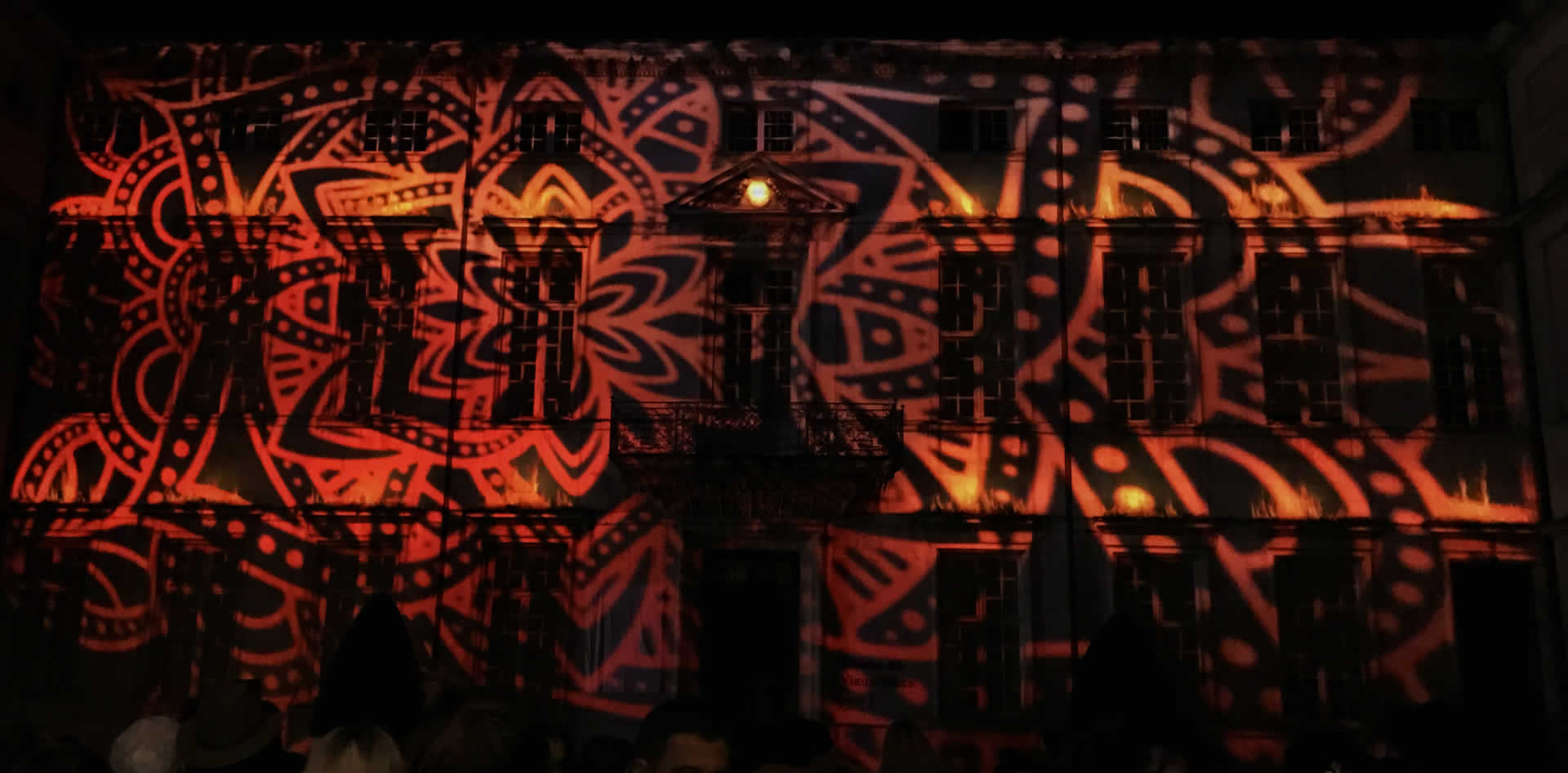 Alternative text - Novelty Toulouse en soutien technique pour le mapping du Musée du vieux Nîmes