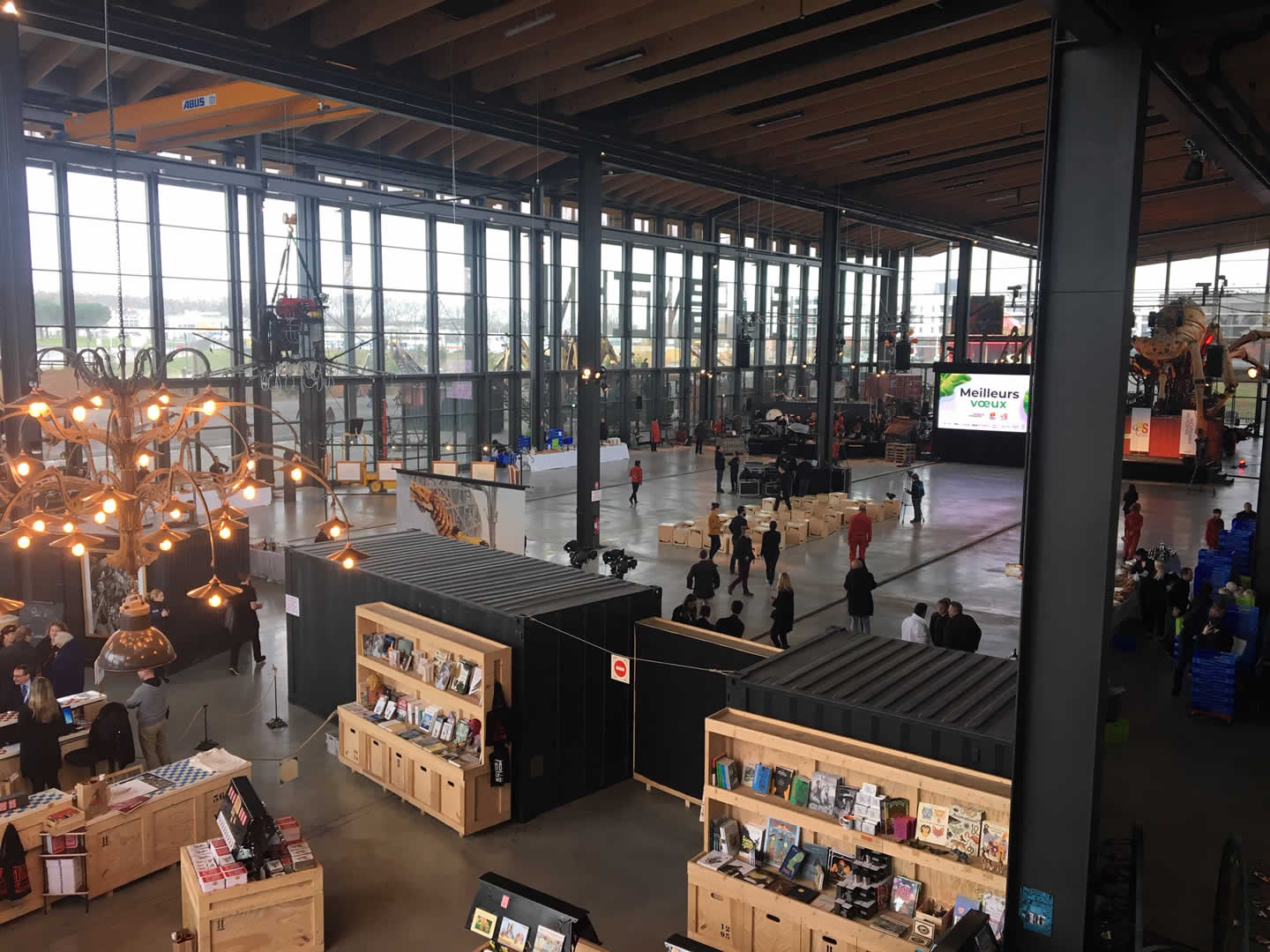 Alternative text - Le Maire de Toulouse présente ses vœux 2019 avec Novelty Toulouse pour la vidéo