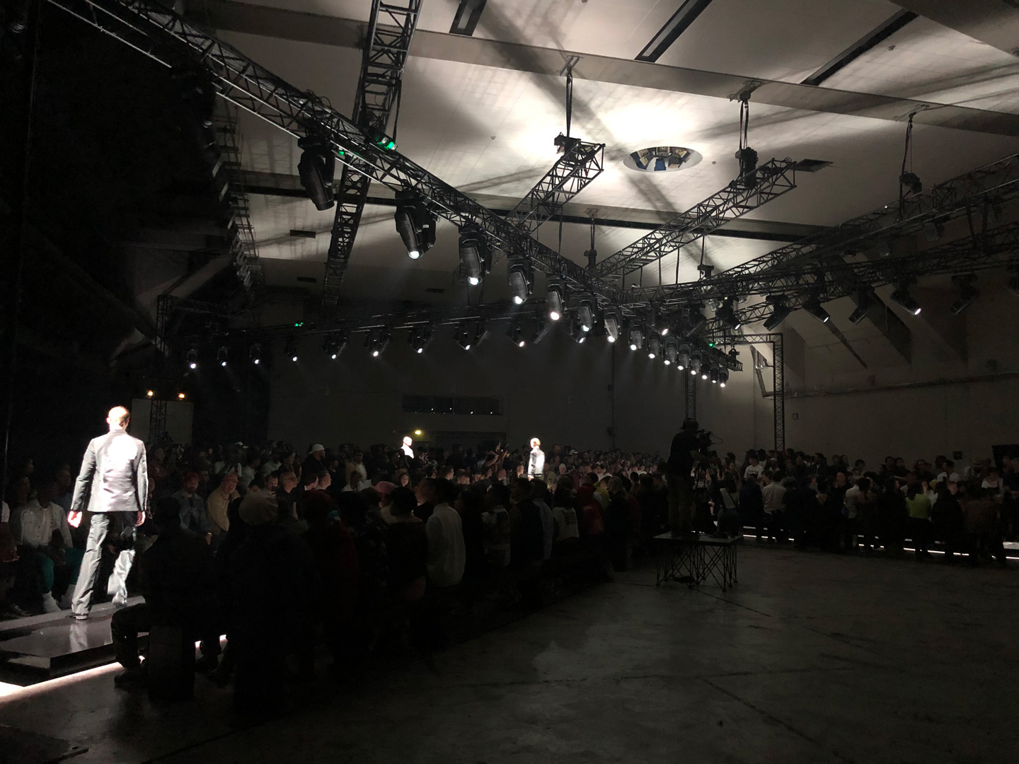 Alternative text - Défilé Undercover | Fashion Week Paris | Juin 2019