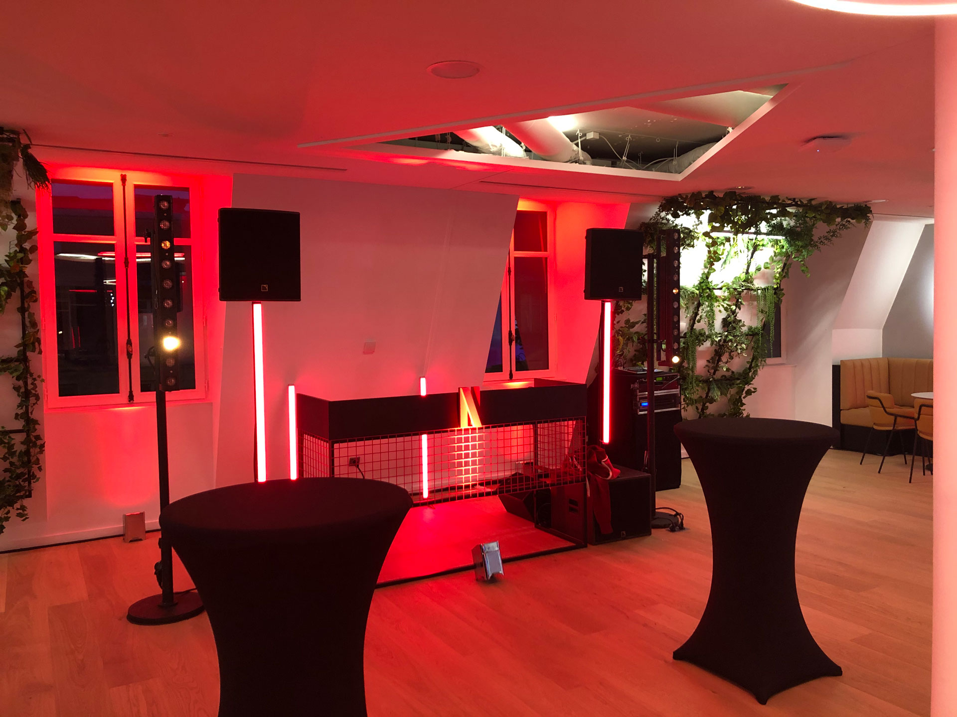 Alternative text - Afterwork dans les bureaux de NETFLIX avec NOVELTY