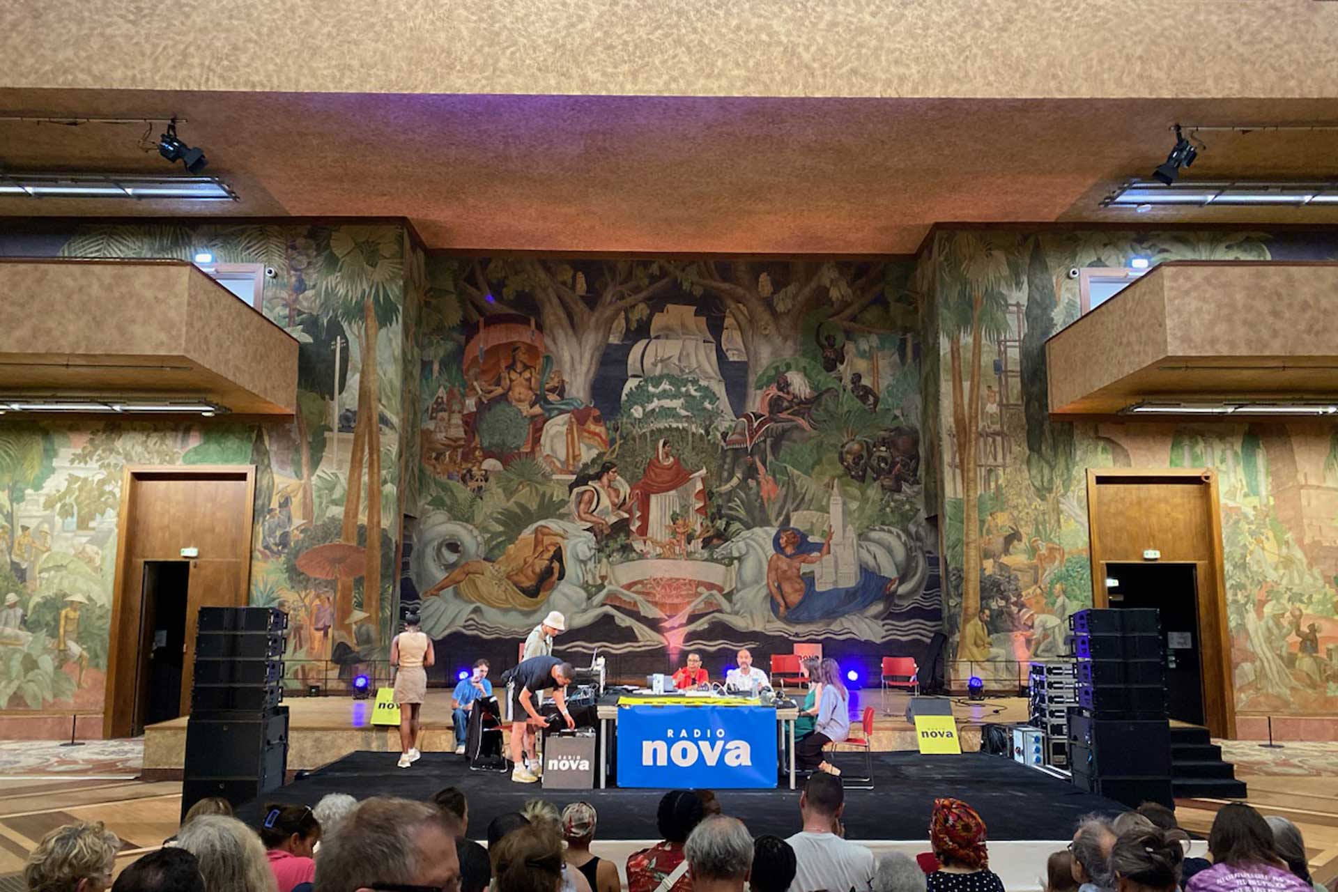 Alternative text - Radio Nova au Palais de la Porte Dorée