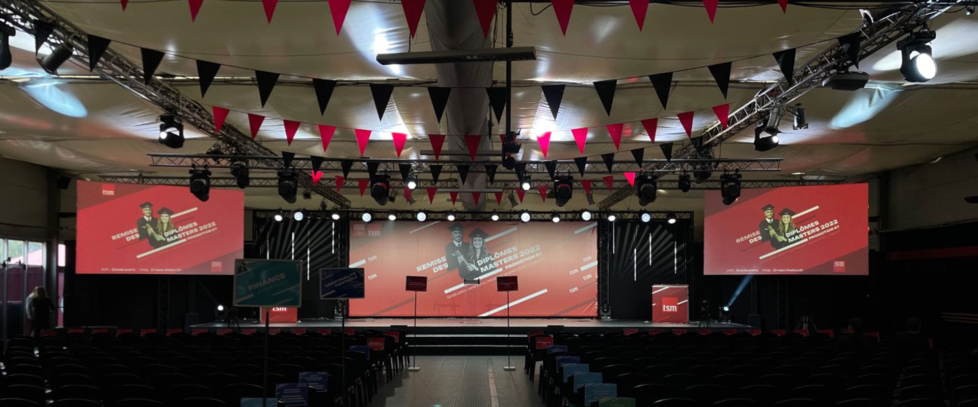 Alternative text - Remise des diplômes Toulouse School of Management avec Novelty Toulouse