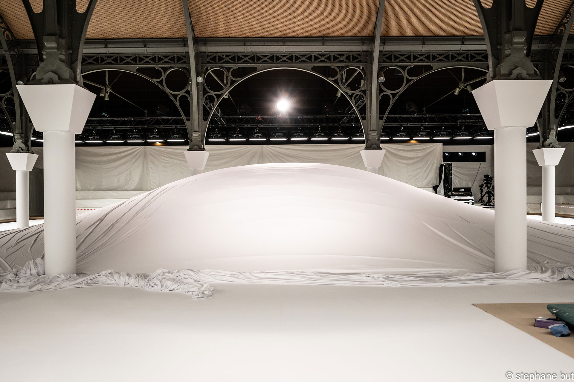 Alternative text - Paris Fashion Week | COURREGES | Fevrier 2024