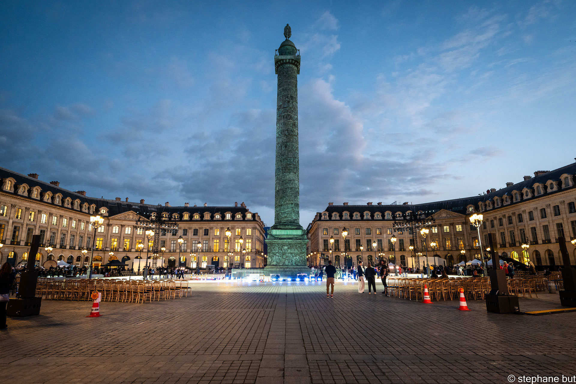 Alternative text - Vogue World avec Novelty