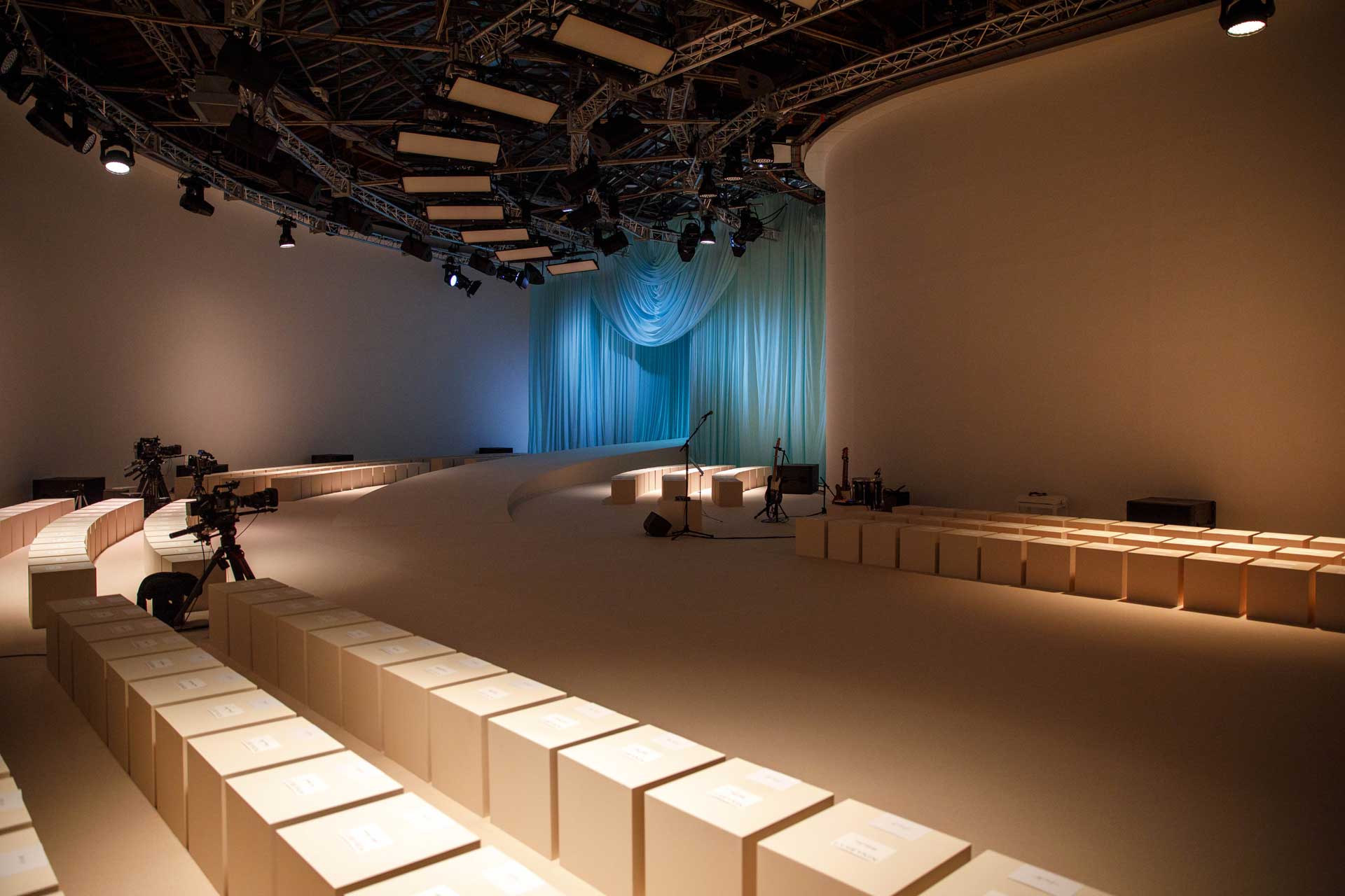 Alternative text - PARIS FASHION WEEK | NINA RICCI | Septembre-Octobre 2023