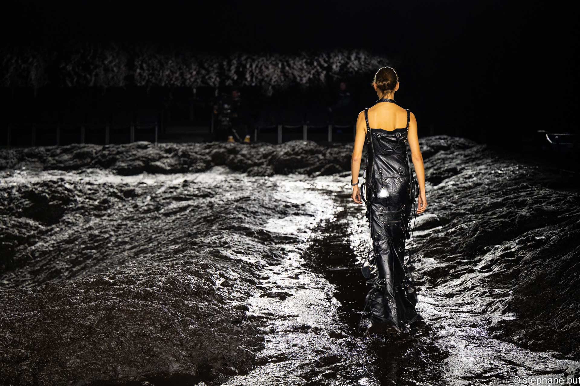 Alternative text - Paris Fashion Week | BALENCIAGA | Octobre 2022