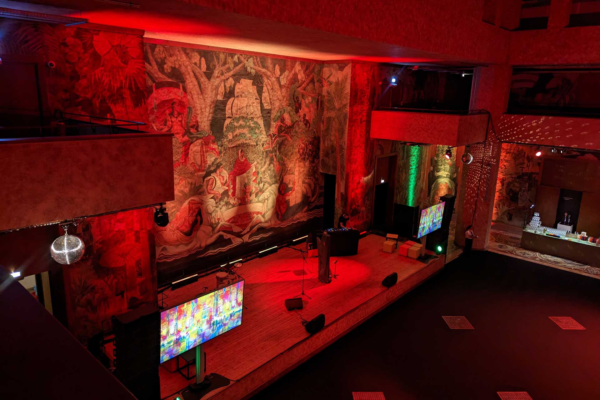 Alternative text - Novelty Paris à la technique pour les vœux de la société AFD