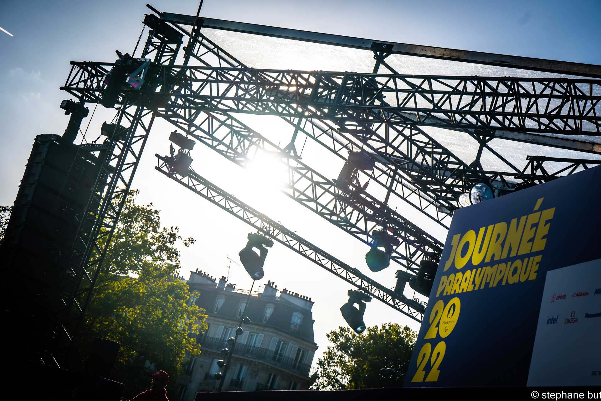 Alternative text - Novelty sur la Place de la Bastille pour la Journée Paralympique 2022