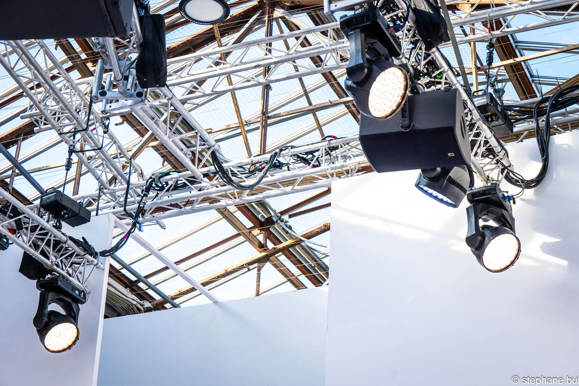 Alternative text - PARIS FASHION WEEK | ZIMMERMANN | Septembre-Octobre 2023